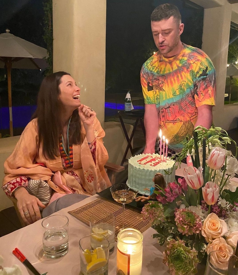A Pajama Birthday Party for Jessica | Instagram/@jessicabiel